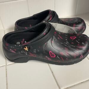 NEW Anywear Nursing Clog Size 6 Pink Breast Cancer Faith Hope Cure Ribbon